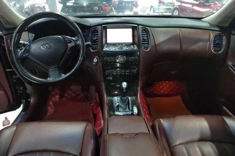 Used Infiniti EX 2011 EX25 Elegant Edition Center Console