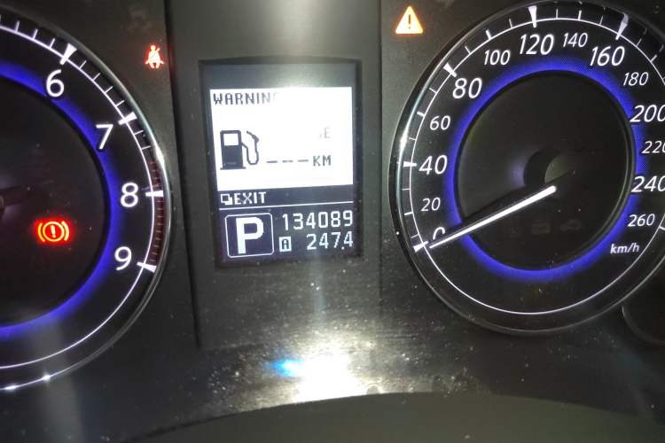 Used Infiniti EX 2011 EX25 Elegant Edition Odometer Close Up