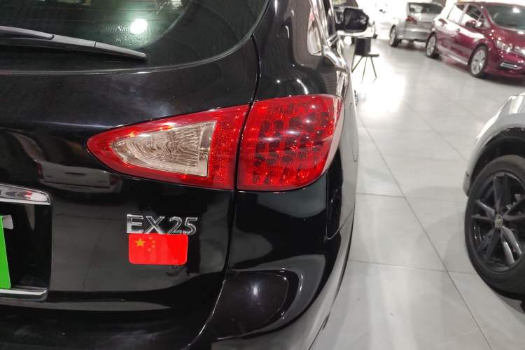 Used Infiniti EX 2011 EX25 Elegant Edition Right Rear Taillight
