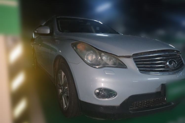 Used Infiniti EX 2011 EX25 Luxury Edition Front Right 45 Deg