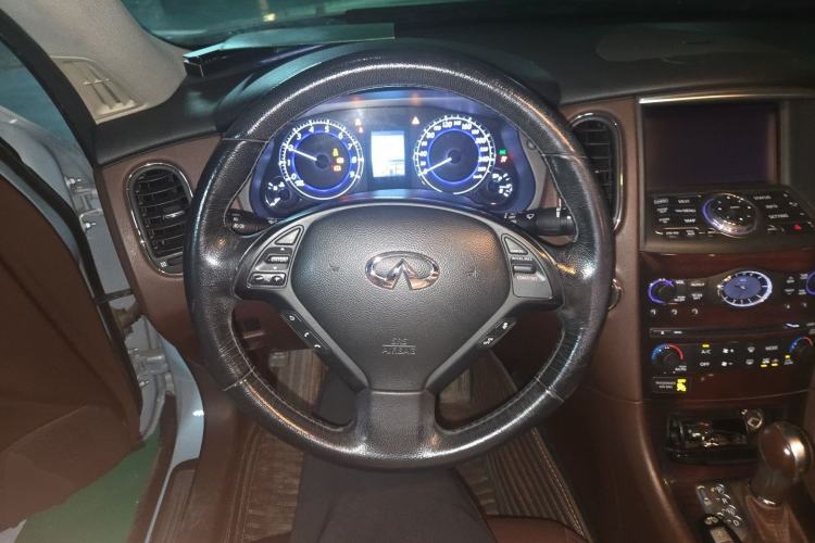 Used Infiniti EX 2011 EX25 Luxury Edition Steering Wheel