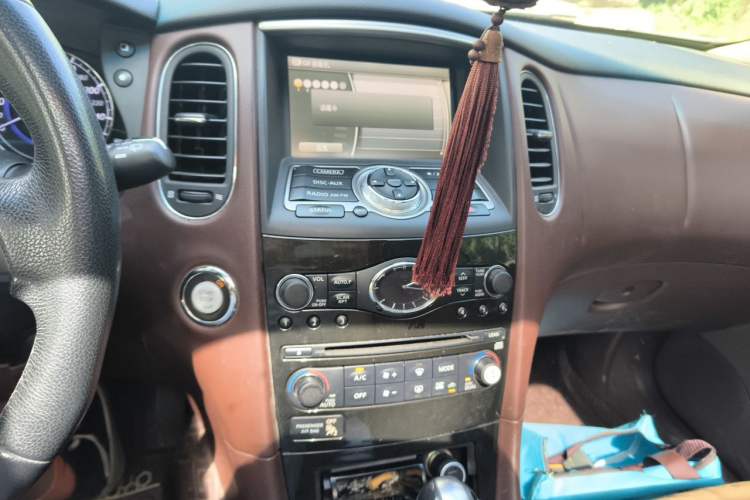 Used Infiniti EX 2011 EX25 Elegant Edition Audio And AC Panel