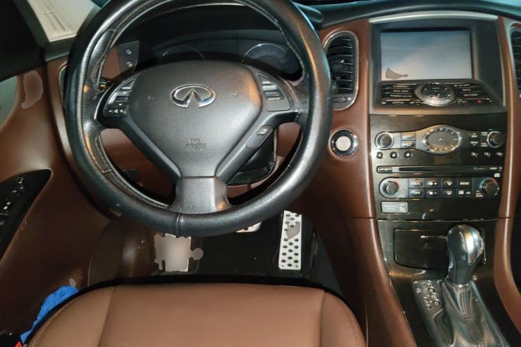 Used Infiniti EX 2011 EX25 Elegant Edition Center Console