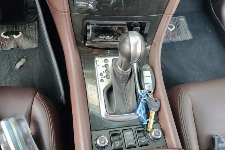 Used Infiniti EX  Gear Lever