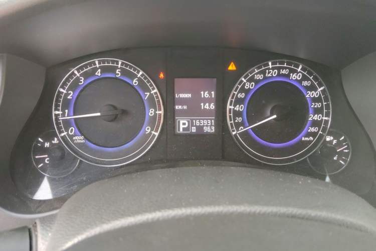 Used Infiniti EX  Odometer Close Up