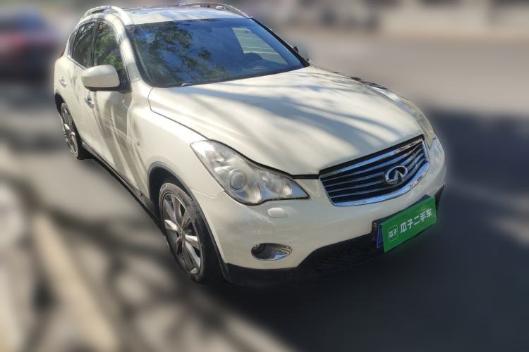 Used Infiniti EX  Front Right 45 Deg