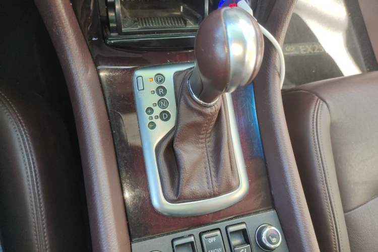 Used Infiniti EX  Gear Lever