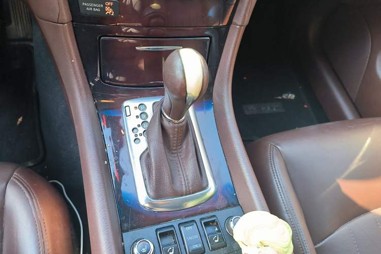 Used Infiniti EX 2011 EX25 Luxury Edition Gear Lever