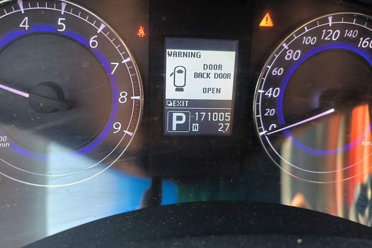 Used Infiniti EX 2011 EX25 Luxury Edition Odometer Close Up