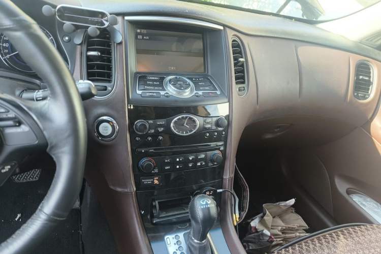 Used Infiniti EX 2011 EX25 Elegant Edition Audio And AC Panel