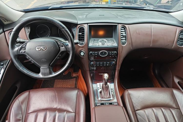 Used Infiniti EX 2011 EX25 Luxury Edition Center Console