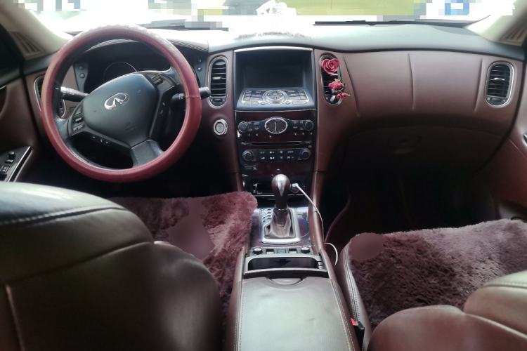 Used Infiniti EX 2011 EX25 Luxury Edition Center Console