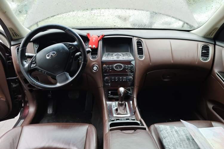 Used Infiniti EX 2011 EX25 Elegant Edition Center Console