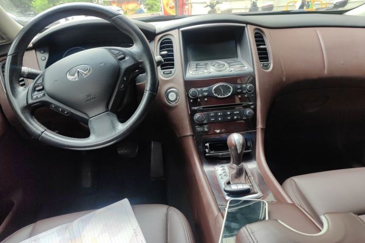Used Infiniti EX 2011 EX25 Luxury Edition Center Console