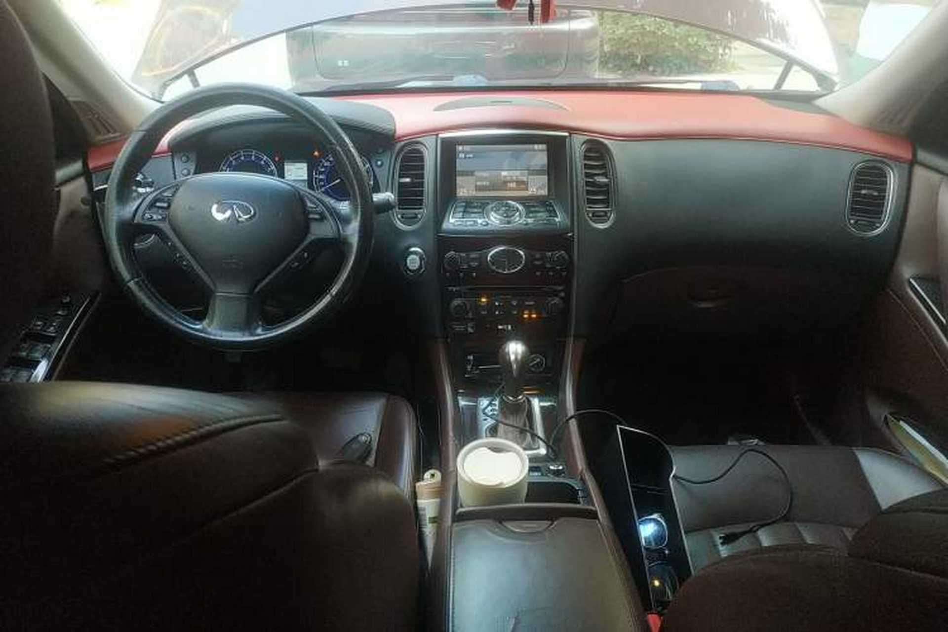 Used Infiniti EX 2011 EX25 Luxury Edition Center Console
