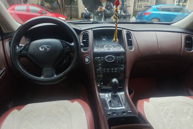 Used Infiniti EX 2011 EX25 Elegant Edition Center Console