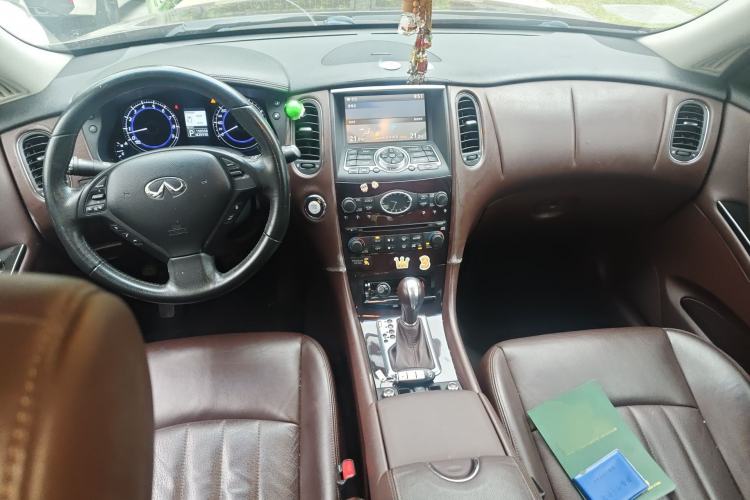 Used Infiniti EX 2011 EX25 Elegant Edition Center Console