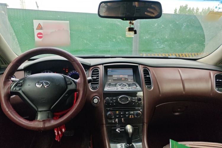 Used Infiniti EX 2011 EX25 Elegant Edition Center Console