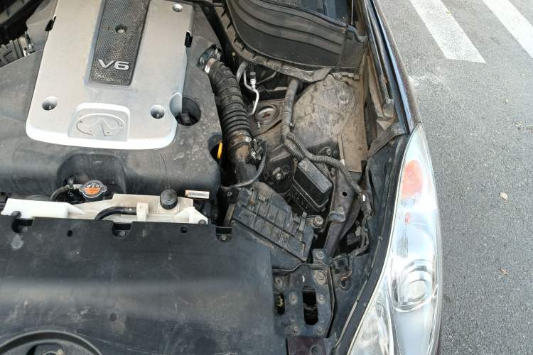Used Infiniti EX 2011 EX25 Elegant Edition Engine Bay Left