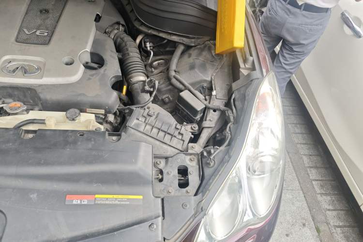 Used Infiniti EX 2011 EX25 Elegant Edition Engine Bay Left