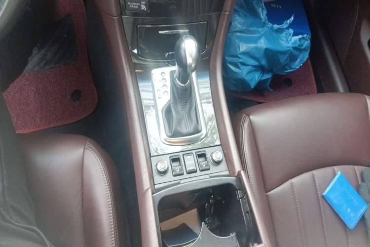 Used Infiniti EX 2011 EX25 Elegant Edition Gear Lever
