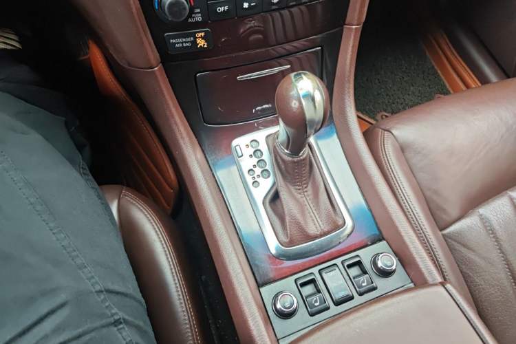 Used Infiniti EX 2011 EX25 Luxury Edition Gear Lever