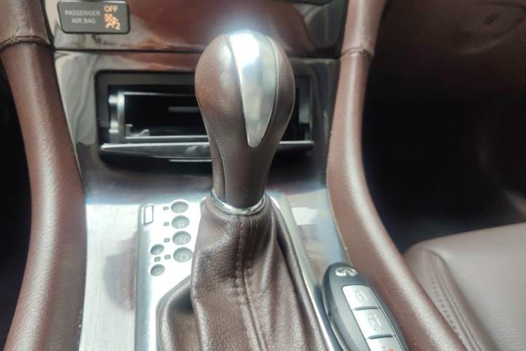 Used Infiniti EX 2011 EX25 Luxury Edition Gear Lever