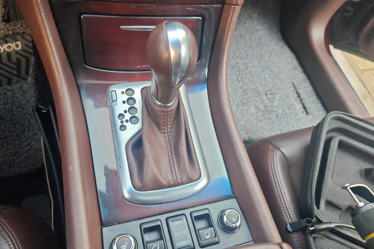 Used Infiniti EX 2011 EX25 Elegant Edition Gear Lever