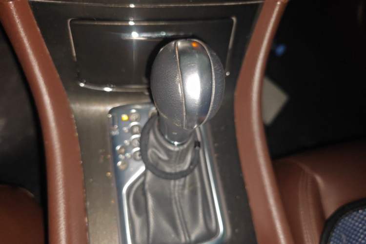 Used Infiniti EX 2011 EX25 Elegant Edition Gear Lever