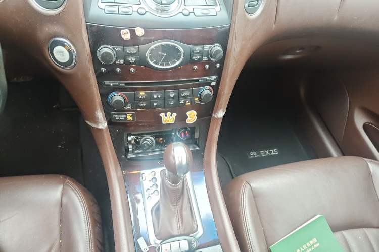 Used Infiniti EX 2011 EX25 Elegant Edition Gear Lever