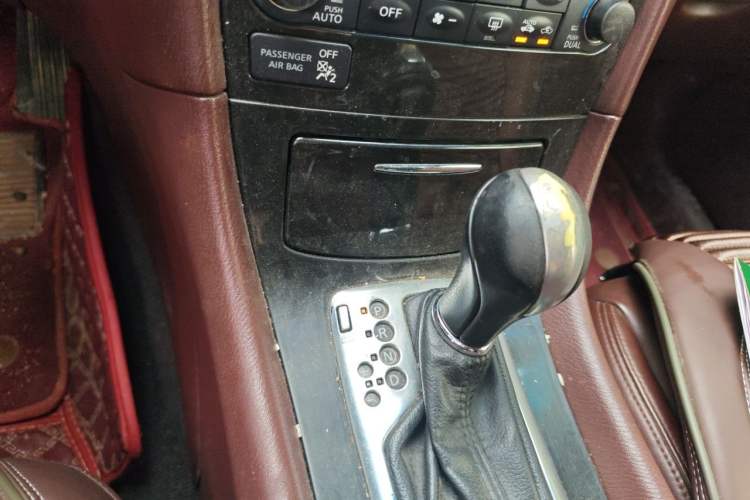 Used Infiniti EX 2011 EX25 Elegant Edition Gear Lever