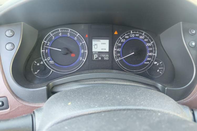 Used Infiniti EX 2011 EX25 Elegant Edition Odometer Close Up