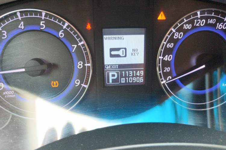 Used Infiniti EX 2011 EX25 Elegant Edition Odometer Close Up