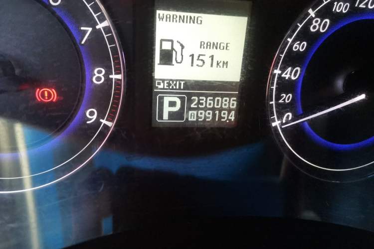 Used Infiniti EX 2011 EX25 Luxury Edition Odometer Close Up