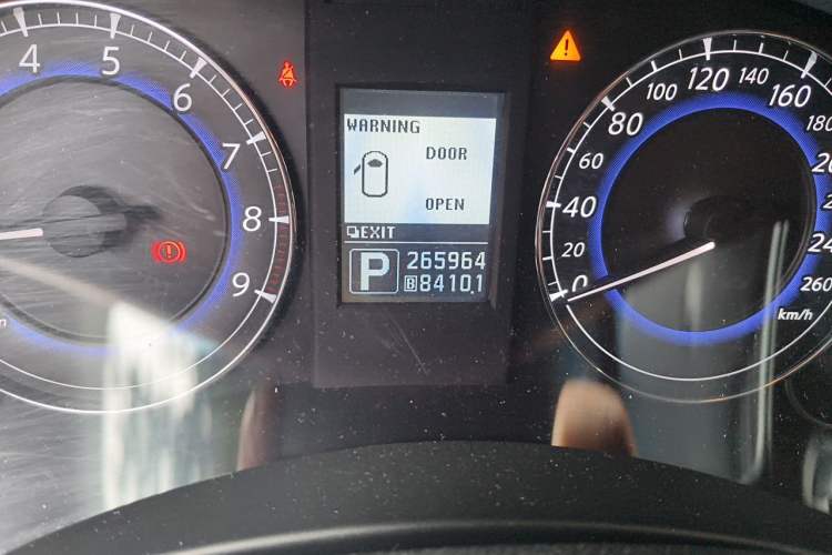 Used Infiniti EX 2011 EX25 Luxury Edition Odometer Close Up