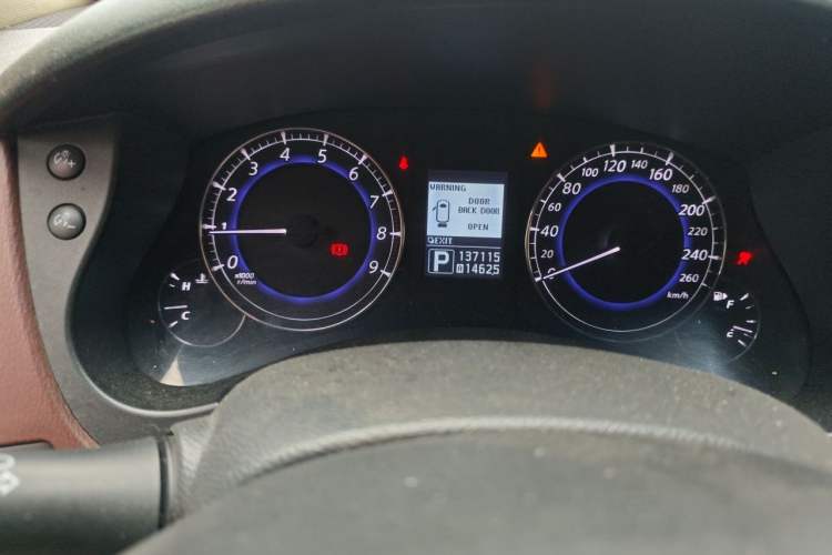 Used Infiniti EX 2011 EX25 Elegant Edition Odometer Close Up
