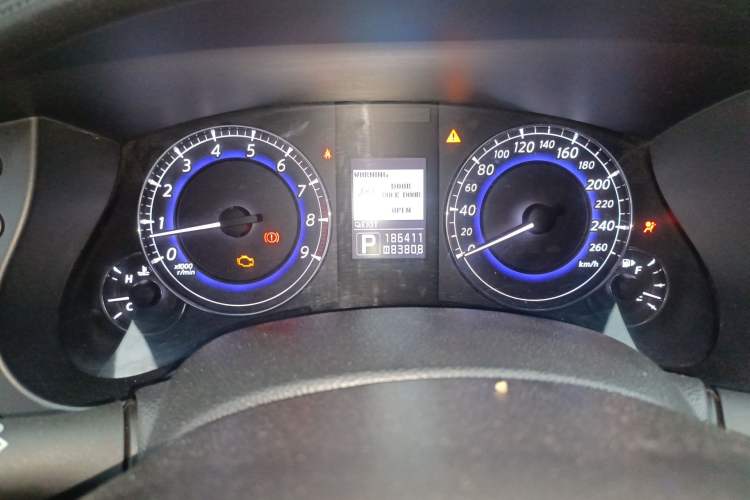 Used Infiniti EX 2011 EX25 Luxury Edition Odometer Close Up