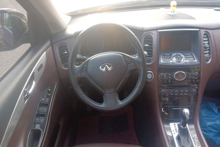 Used Infiniti EX 2011 EX25 Elegant Edition Steering Wheel