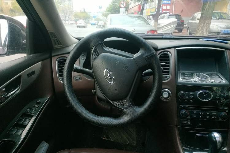 Used Infiniti EX 2011 EX25 Elegant Edition Steering Wheel