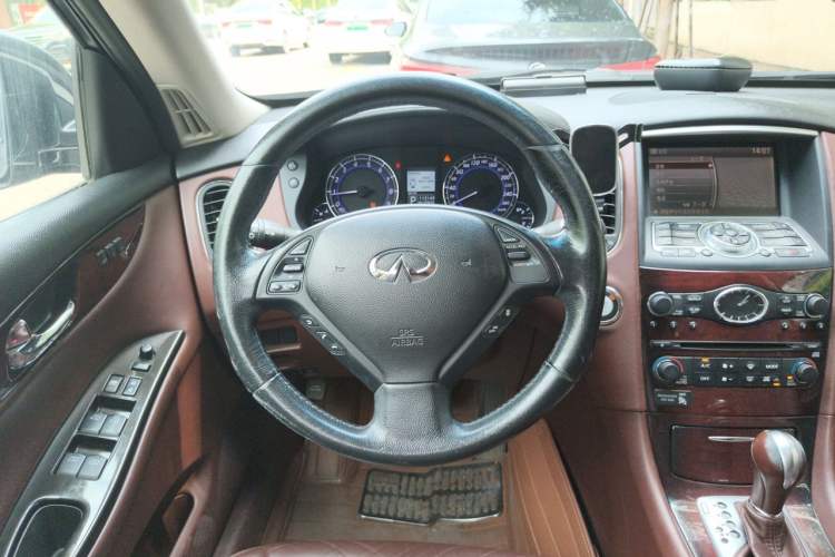 Used Infiniti EX 2011 EX25 Elegant Edition Steering Wheel