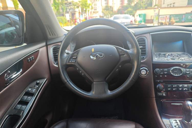 Used Infiniti EX 2011 EX25 Elegant Edition Steering Wheel