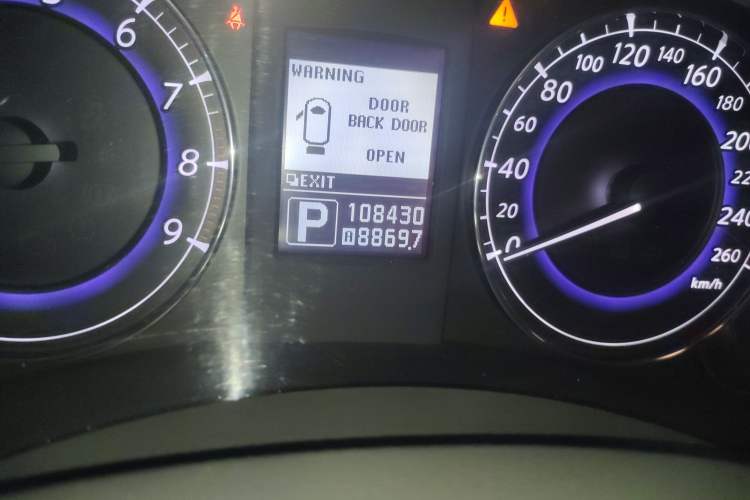 Used Infiniti EX 2011 EX25 Luxury Edition Odometer Close Up