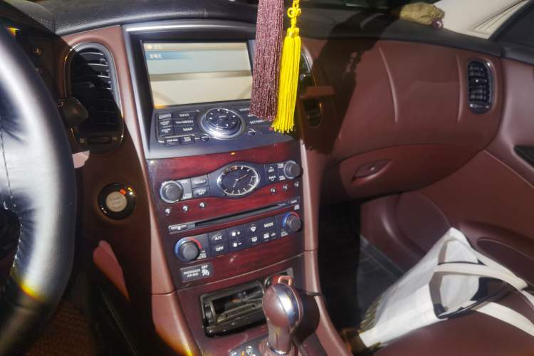 Used Infiniti EX 2011 EX35 model Audio And AC Panel