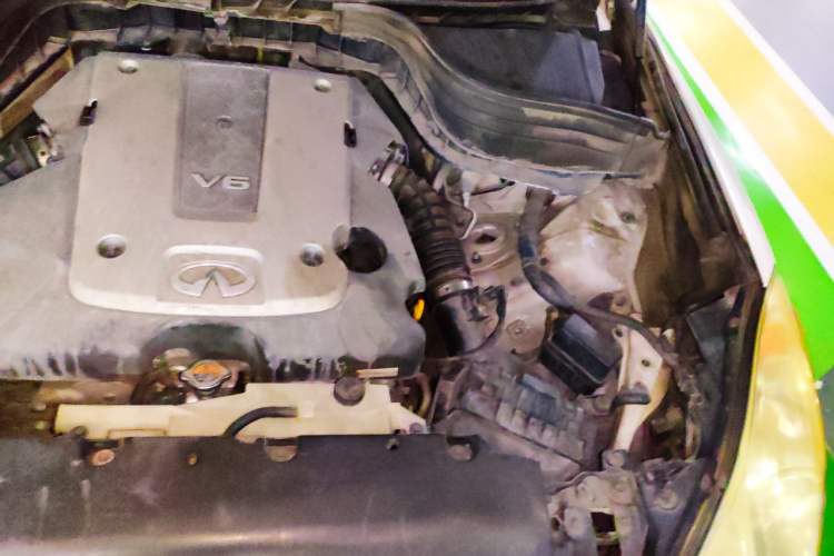 Used Infiniti EX 2011 EX25 Luxury Edition Engine Bay Left
