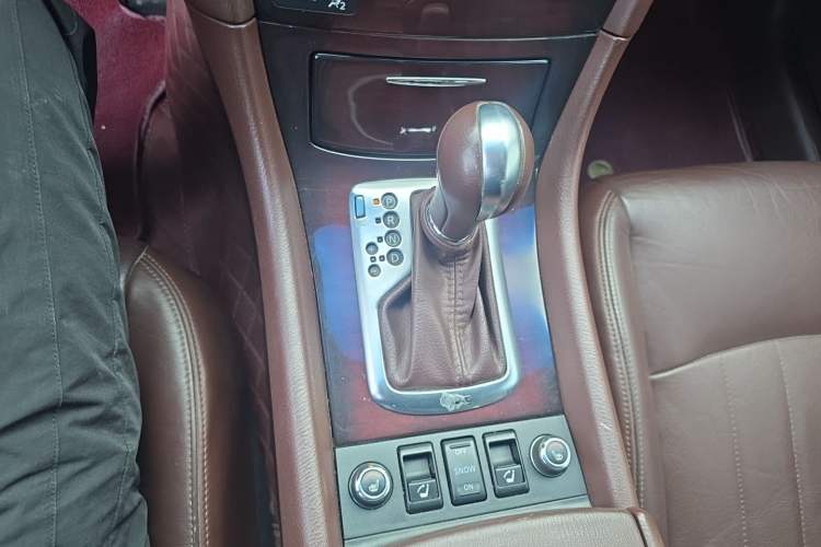 Used Infiniti EX 2011 EX25 Luxury Edition Gear Lever