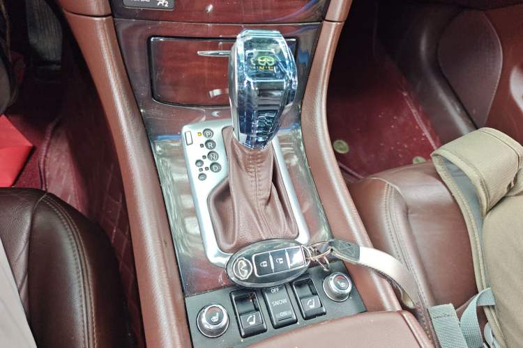 Used Infiniti EX 2011 EX25 Luxury Edition Gear Lever