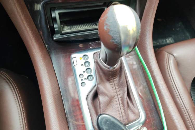 Used Infiniti EX 2011 EX25 Luxury Edition Gear Lever