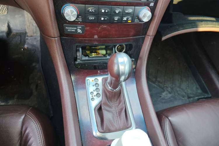 Used Infiniti EX 2011 EX25 Elegant Edition Gear Lever