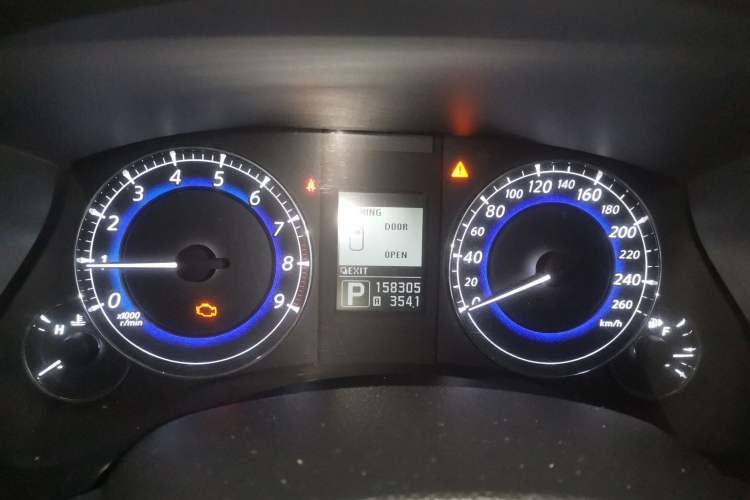 Used Infiniti EX 2011 EX25 Luxury Edition Odometer Close Up