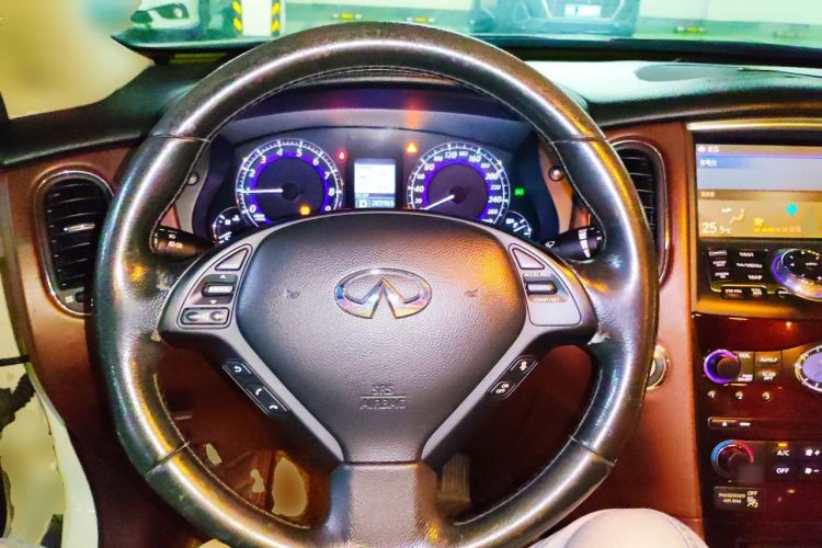 Used Infiniti EX 2011 EX25 Luxury Edition Steering Wheel